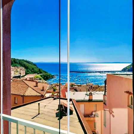 La Finestra Sul Porto Apartment *